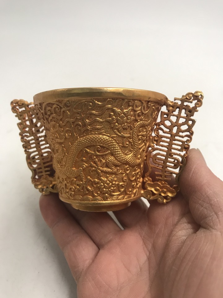 Collectible Vintage Wine - Copa de Vino de Bronce Dorado