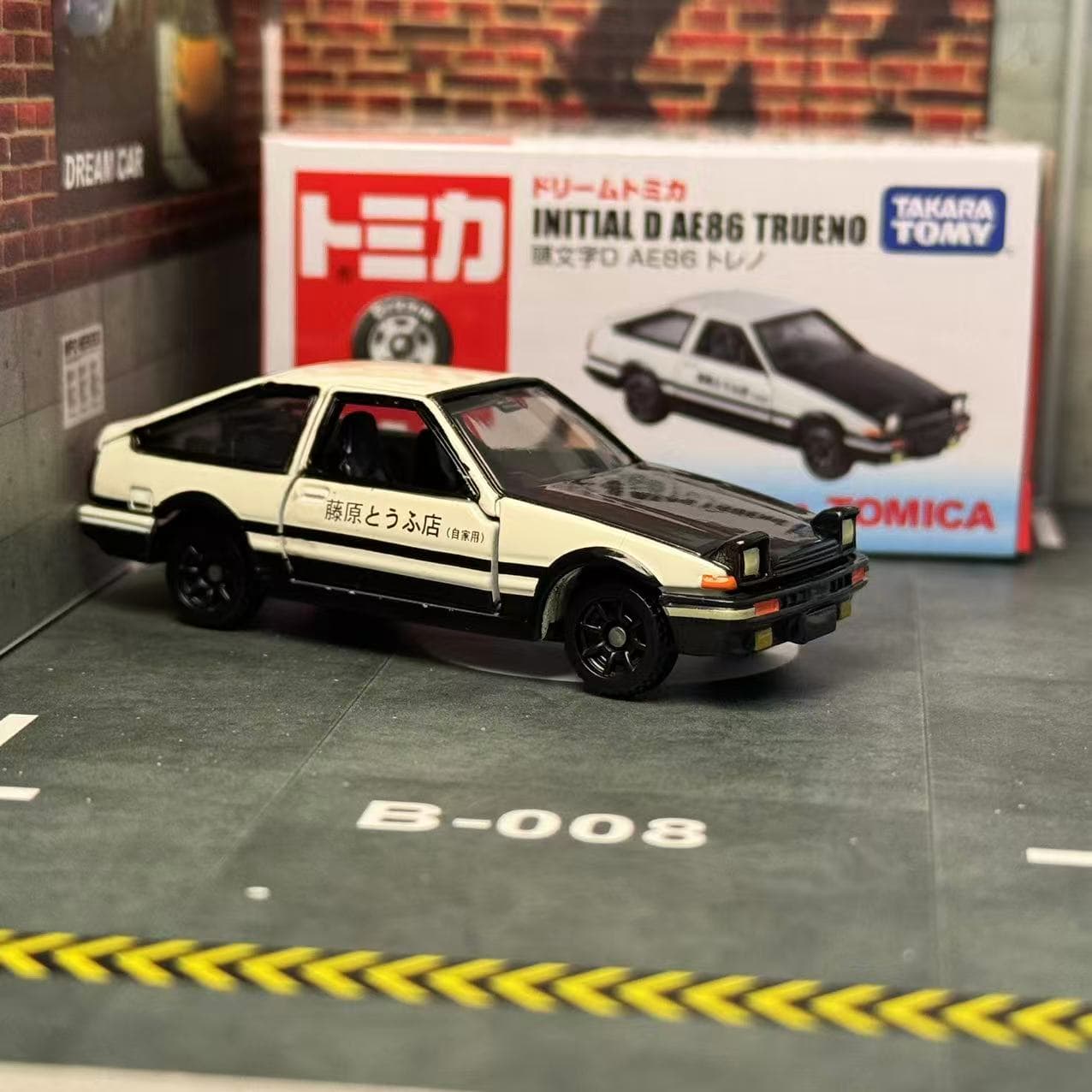 Sueña Tomica NO. 145 inicial D - Vintage Collectible Model Cars reseña y precio
