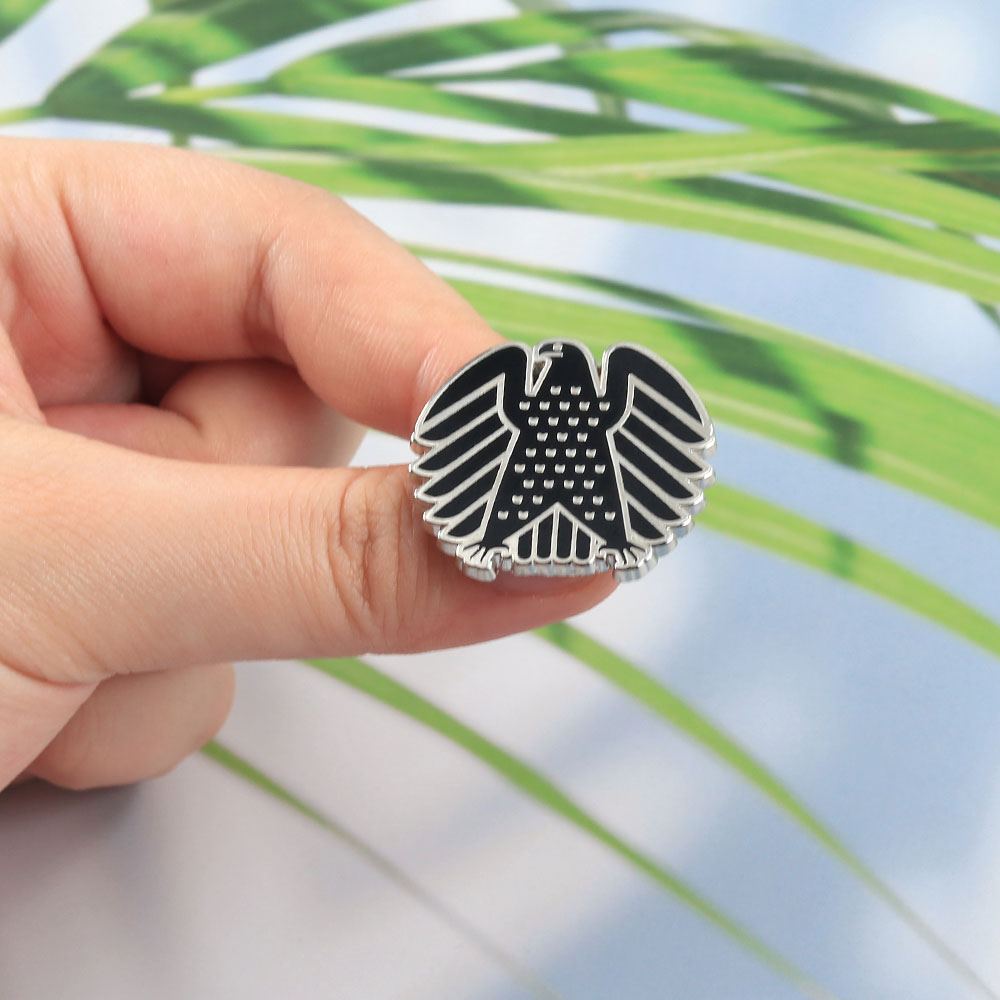 Broche de Metal con el Símbolo - Collectible Vintage Brooches reseña y precio