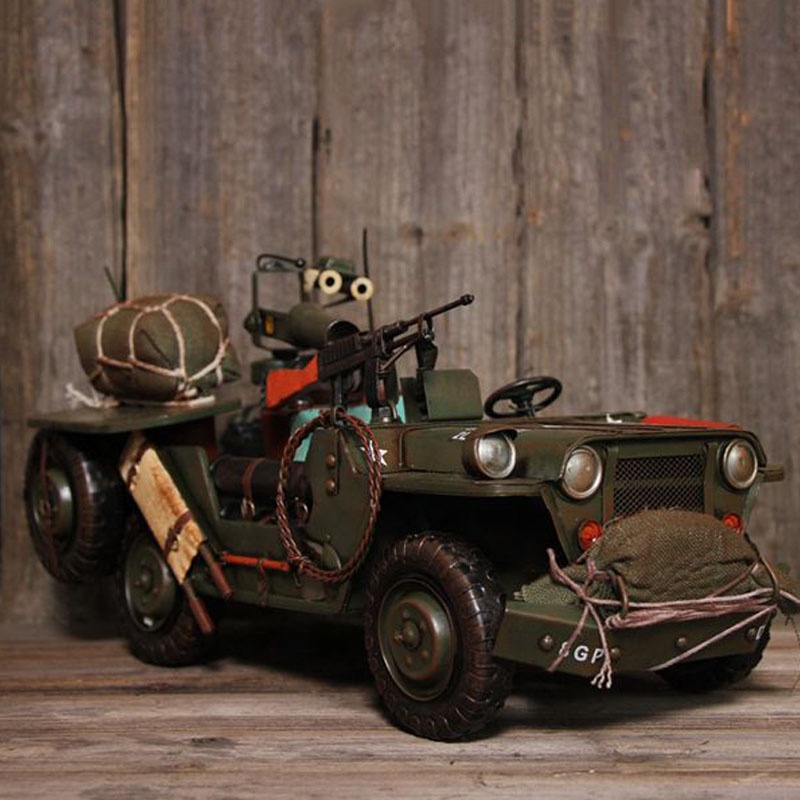 Modelo de vehículo militar de  - Collectible Vintage Tools reseña y precio